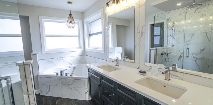 Quelle forme de miroir pour une salle de bain ?