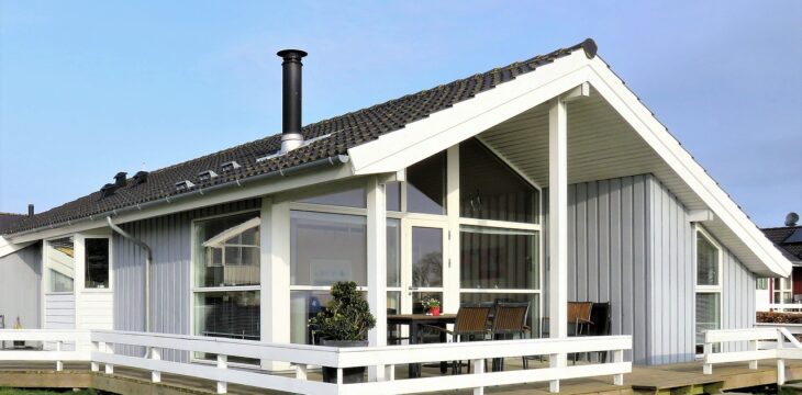Une baie vitrée sur mesure pour votre maison : L’esthétique rencontre la fonctionnalité