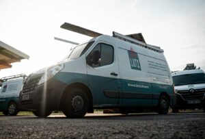 Carport, garages, abris de jardin : Lutz aménage vos extérieurs Pour protéger votre voiture ou votre camping-car et le mettre à l’abri du mauvais temps, l’entreprise Lutz en Alsace vous propose des abris en bois. Des carport en bois, à toit plat ou avec une double pente, adossés ou non, parfaits pour garer une ou deux voitures ou votre camping car. Des garages bois, au design moderne ou plus classique pouvant recevoir un ou deux véhicules. Vos aménagements extérieurs sur-mesure L’entreprise Lutz réalise des créations bois sur-mesure, standard, posées par nos soins ou livrées en kit. Lutz c’est aussi la fabrication et la pose de garages accolés ou isolés, ouverts ou fermés, la réalisation de préaux avec une charpente couverte double pente ou simple pente ou la construction d’abris de jardin en bois. Lutz dispose à Durlinsdorf en Alsace d’un bureau d’études pour vos projets de construction bois. Optez pour un garage en bois avec Lutz en Alsace Un garage en bois constitue une solution fiable pour protéger une voiture. Pour répondre aux besoins de chacun de ses clients, les garages en bois proposés par l’entreprise Lutz en Alsace sont sur-mesure et peuvent donc se décliner sous des formes variées. Du carport, dont l’espace est largement ouvert, au garage plus classique, cloisonné et doté de larges portes, tous nos modèles sont fabriqués dans nos ateliers de Durlinsdorf en Alsace. Le carport, l’abri idéal pour votre voiture Le carport est un abri ouvert, son principal avantage vis-à-vis d’un garage réside dans la rapidité de mise en place. Un abri de voiture ou un abri pour camping-car est souvent appelé carport en bois et est parfois adossé à votre maison. C’est pour cette raison que les carport en bois proposés par l’entreprise Lutz en Alsace sont toujours esthétiques et de qualité afin de valoriser votre bien immobilier. Abris de jardin et préaux Située en Alsace, l’entreprise Lutz vous propose des abris de jardin, garages, préaux mais aussi carport ou pool house et toute construction bois annexe à votre maison individuelle. Toutes les constructions bois Lutz sont réalisées exclusivement dans les ateliers de Durlinsdorf en Alsace par un personnel qualifié. Un nouveau site internet pour Lutz Le 65e anniversaire de l'entreprise Lutz a été l'occasion d'annoncer le lancement du nouveau site internet, toujours disponible à la même adresse www.lutz.alsace. Un outil moderne réalisé par l'agence Mars Rouge pour faciliter la communication. La rédaction à quant à elle été réalisé par Julien Di Giusto. La rédaction web est le principal pilier du content marketing, une stratégie qui s’appuie sur la création et la publication de contenus à forte valeur ajoutée. Mars Rouge a aussi récemment réalisé le site internet de Technospray ou celui de Jean Rottner. Ancien maire de Mulhouse et ancien président de la région Grand Est, Jean Rottner a récemment lancé son podcast « Les vraies rencontres » avec comme premier invité Stéphane Manigold, restaurateur et chroniqueur radio dans les « Grandes gueules » sur RMC.